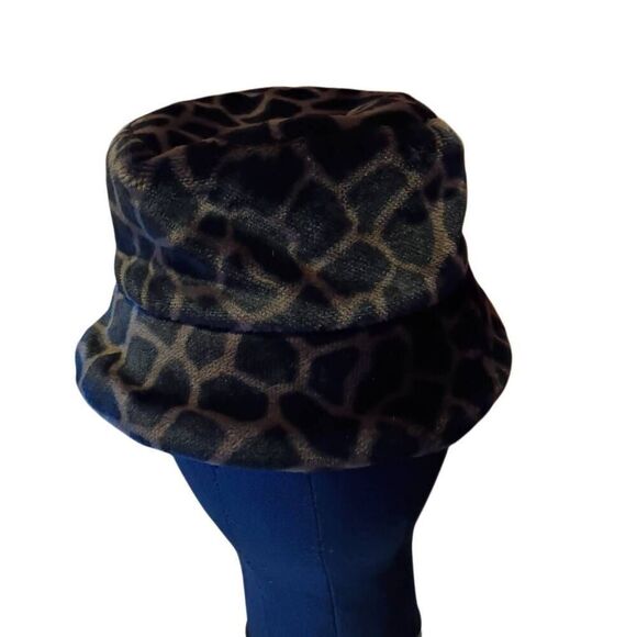 La Maison De La Fausse Fourrure Paris Vintage Fuzzy Leopard Polka Dot Bucket Hat main image 11